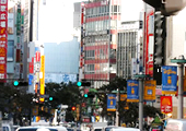 情報を瞬時に伝えられる看板認知力